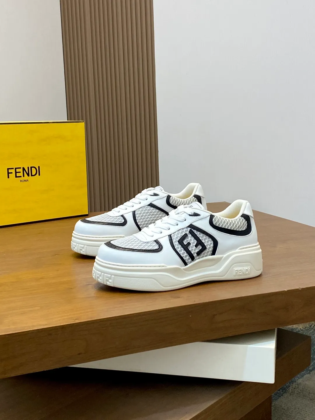 💰780 [FENDI] Fendi - high-end quality original order 🔍🔍🔍 casual sports shoes - Upper: 🔝 Nappa calfskin spliced breathable mesh injection molded brand logo plastic module - Lining: brand canvas - Outsole: ultra-light T men's shoes 💰R foam rubber; molded outsole - Ultra-high quality control · Fine workmanship: highlighted (high-end · extravagant · grade) -Size: 39-44 (38, 45, can be customized)